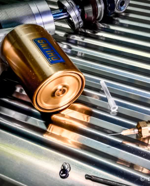 Changement de joint spy de fourche, bague de friction, boitier joint d’amortisseur, déblocage vis de réglage hydraulique, démontage / échange pied de fourche... liste non exhaustive.