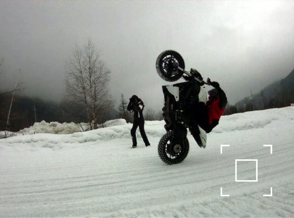 2RTeam réponds à vos attentes en vous fournissants vos maxi clous pour pneus moto afin de rouler sur glace.